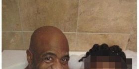 Peshkopi poston foto me mbesën në vaskë, furtunë në internet, e quajnë pedofil (Foto)