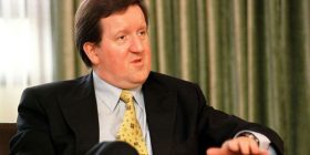 George Robertson kthehet në Kosovë (Video)