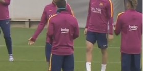 Messi tallet me Suarezin në stërvitje /  VIDEO