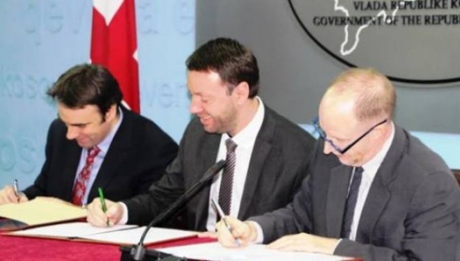 Ministri Abrashi nënshkruan marrëveshje për subvencionimin e pagave për 130 vende të punës