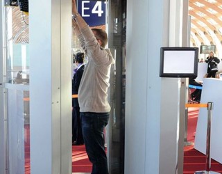 E detyrojnë të heqë penisin para kontrollit në aeroport