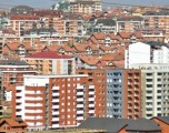 “Fluturojnë” çmimet e pronave të banimit Prishtina
