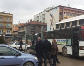 Edhe 10 autobusë nga Ferizaj nisën në Prishtinë, për protestë