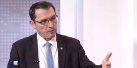 Gecaj këshillon deputetët e LDK-së, të mos bëhen vegla të opozitës