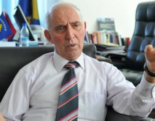Musmurati: Qeveria nuk tërhiqet pavarësisht thirrjes së opozitës