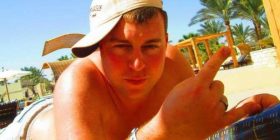 Filmoi veten duke përdhunuar fëmijën tre-muajsh, gjendet i vdekur në qeli pedofili britanik