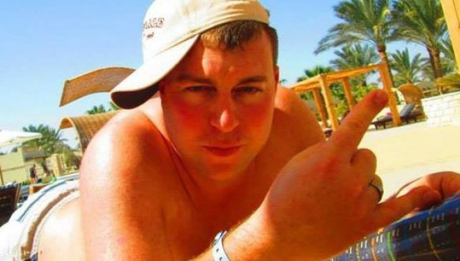 Filmoi veten duke përdhunuar fëmijën tre-muajsh, gjendet i vdekur në qeli pedofili britanik