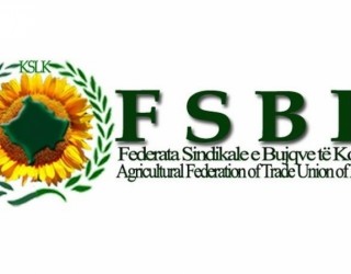 Bujqit i “bashkohen” protestës së opozitës