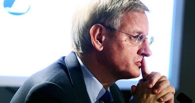 Bildt: Ditë e shëmtuar në Prishtinë