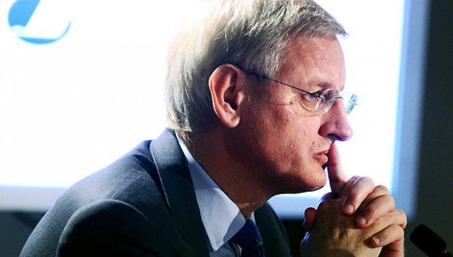 Bildt: Ditë e shëmtuar në Prishtinë