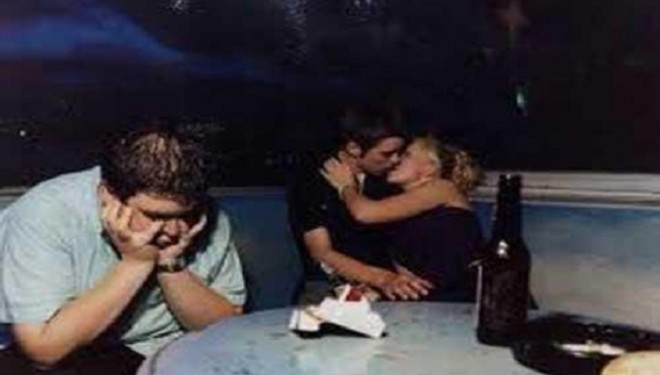 Burri detyron gruan të bëj seks me një tjetër ajo ngel shtatzanë