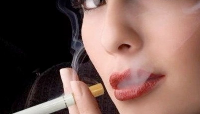 7 ushqime që pastrojnë mushkëritë nga tymi i duhanit