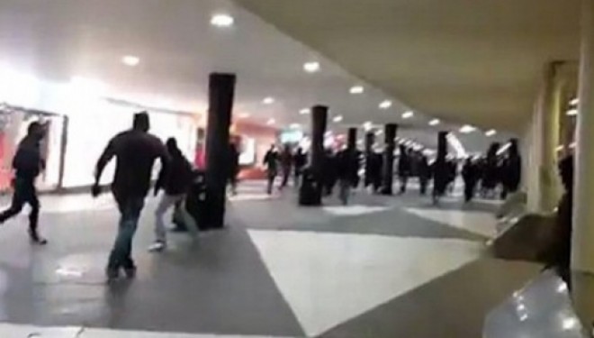 Në Suedi, persona të maskuar sulmojnë me shkopinj emigrantët (Video)