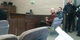 Glauk Konjufca para Gjykatës