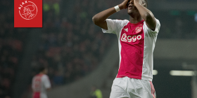 Heracles i merr pikë Ajaksit në Amsterdam Arena