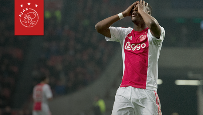 Heracles i merr pikë Ajaksit në Amsterdam Arena
