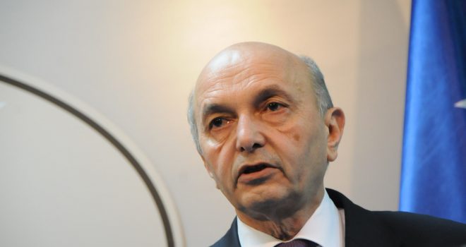 Isa Mustafa ka një thirrje për qytetarët 