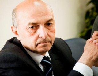 Isa Mustafa përkujton Ibrahim Rugovën!