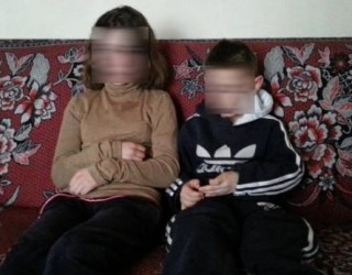 Dy jetimë nga Podujeva në mëshirën e hallës së tyre, kërkojnë ndihmë për një shtëpi (Video)