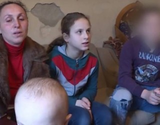 Fëmijët që bien në gjumë pa darkë e shkojnë në shkollë pa mëngjes (Video)