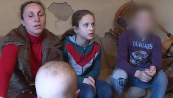 Fëmijët që bien në gjumë pa darkë e shkojnë në shkollë pa mëngjes (Video)