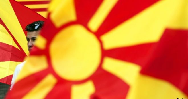 Hahn po takon liderët në Maqedoni