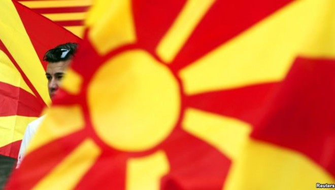 Hahn po takon liderët në Maqedoni