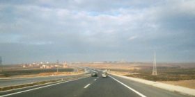 Në magjistralen Mitrovicë-Prishtinë, shoferi godet 70-vjeçarin dhe ik nga vendi i ngjarjes