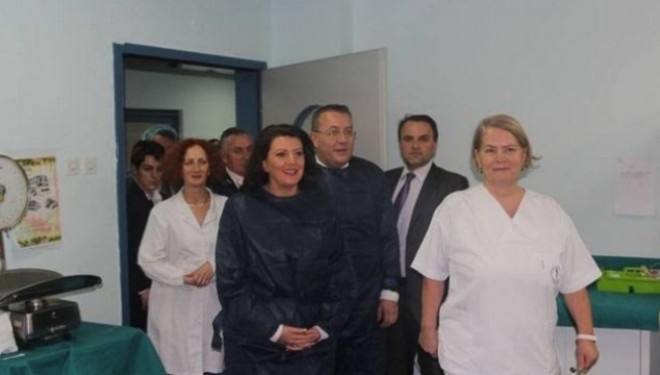 Jahjaga sot në Gjinekologji