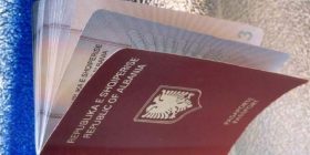 Afaristët kosovarë, letër Ramës: Duam pasaporta shqiptare për prindërit tanë në Kosovë