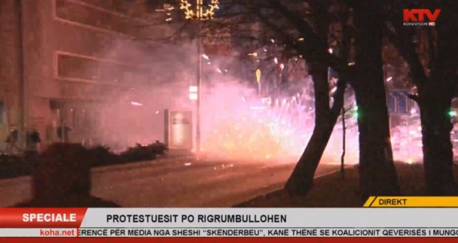 Persona të mitur, pjesëmarrës në protestë