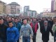 Protestuesit arrijnë në sheshin “Skënderbeu”