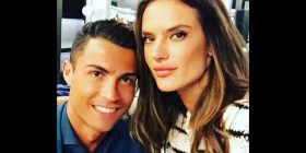 Supermodelja pozon topless në shpinë me Ronaldon / FOTO  +16