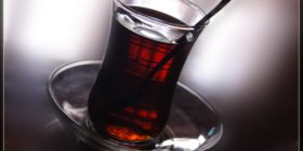 Pirja e çajit të zi dhe efektet pozitive në shëndet