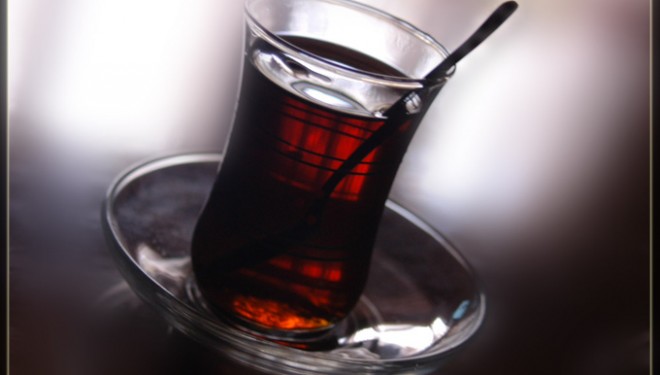 Pirja e çajit të zi dhe efektet pozitive në shëndet