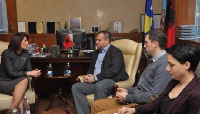 Presidentja e Kosovës takon kryetarin e Prishtinës Shpend Ahmetin / FOTO