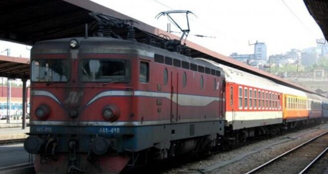 E hedhin shqiptarin nga treni në Serbi në linjën Suboticë-Beograd