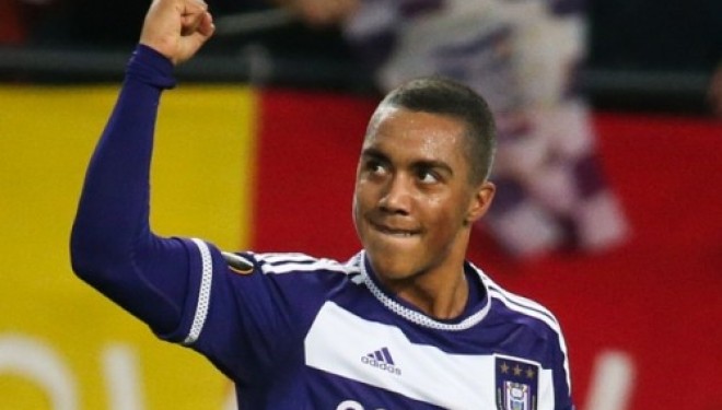 Juventus rivalizon PSG & Man Utd për talentin e Anderlecht