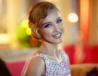 Tunën e ka marrë malli shumë të hip mbi kaun