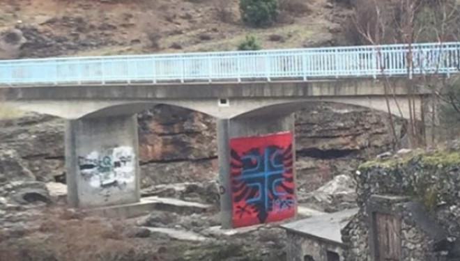 Vandalizëm ndaj flamurit shqiptarë në Tuz!