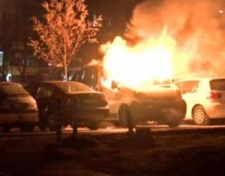 Reagon PDK: Djegia e veturave, përpjekje për destabilizimin e vendit