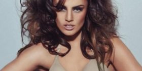 Kjo motra ‘bombë’ e Genta Ismajlit (FOTO)