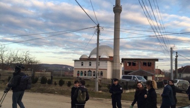 Deminohet eksplozivi në xhamin e Drenasit (Foto)