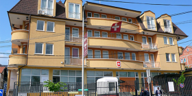 Shesin viza false dhe paraqiten si “bashkëpunëtorë të Ambasadës së Zvicrës”