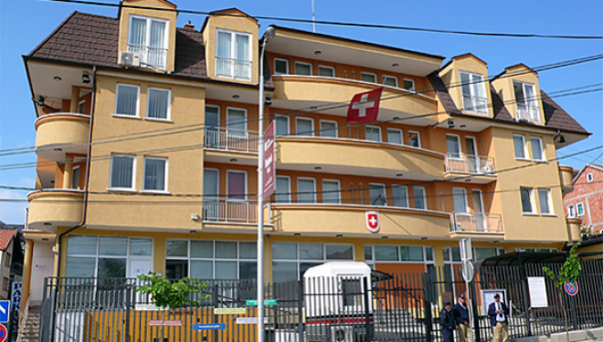 Shesin viza false dhe paraqiten si “bashkëpunëtorë të Ambasadës së Zvicrës”