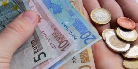 Euro të falsifikuara konfiskohen në një bankë në Prishtinë
