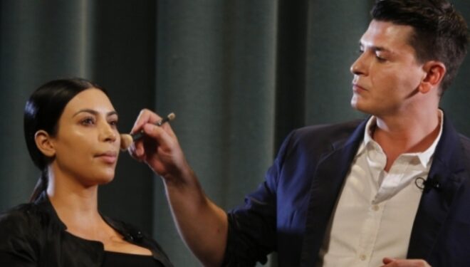 Kim Kardashian: E urrej gjoksin tim të madh