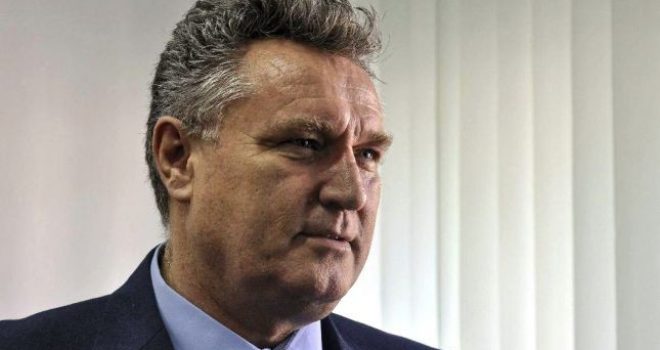 Hoti: Thaçi president e kapitalizon Republikën