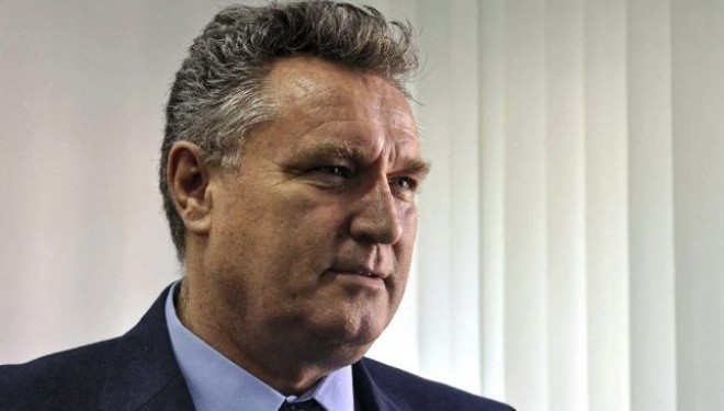 Hoti: Thaçi president e kapitalizon Republikën