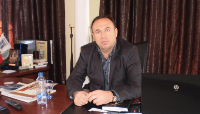 Flet Sokol Bashota: Pse s’po bastiset Isa Mustafa që i ka 70 lëndë në Prokurori (Video)